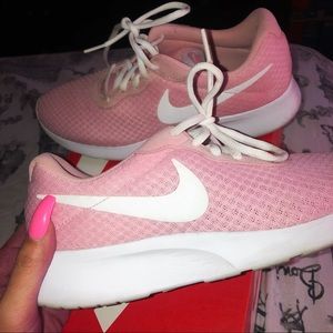 NEW PINK NIKE RUNNING OR EVERYDAY SHOES . SIZE 8